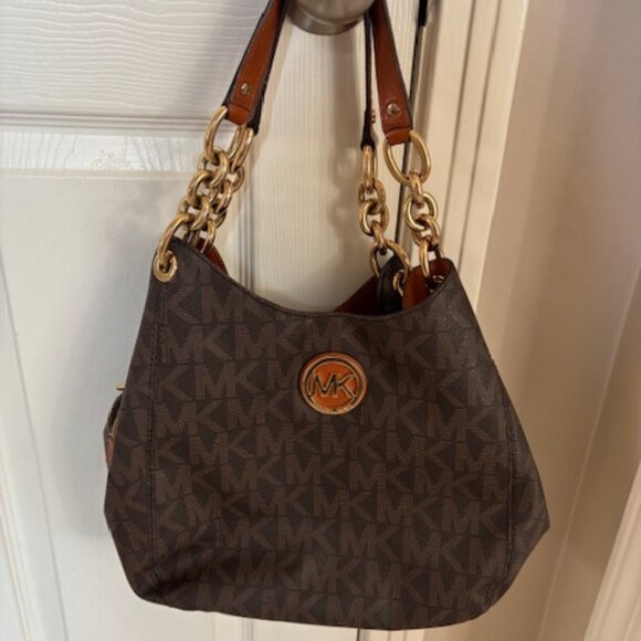 Michael Kors - Picture 1 of 4